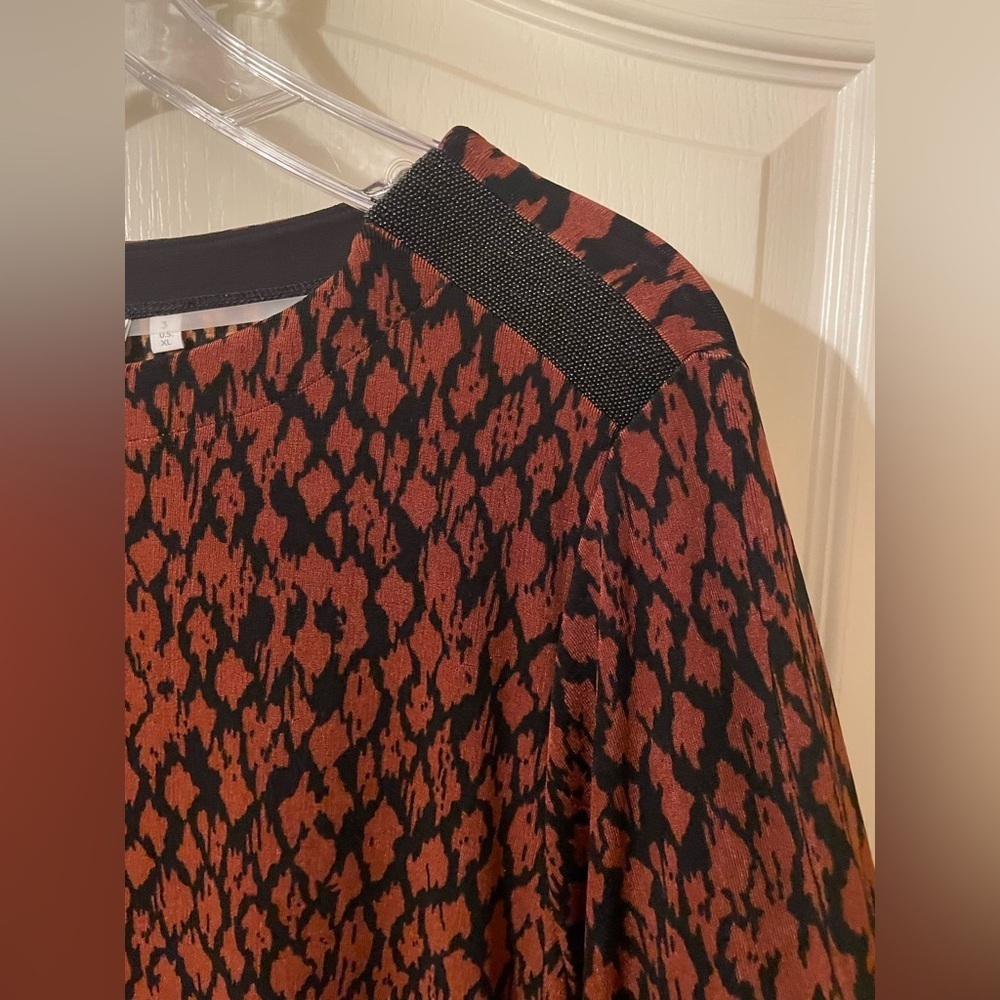 NWT Chico's Travelers Diamond Ikat Tunic Top Brazilwood Size 3 (XL) Brown Black - Picture 4 of 9